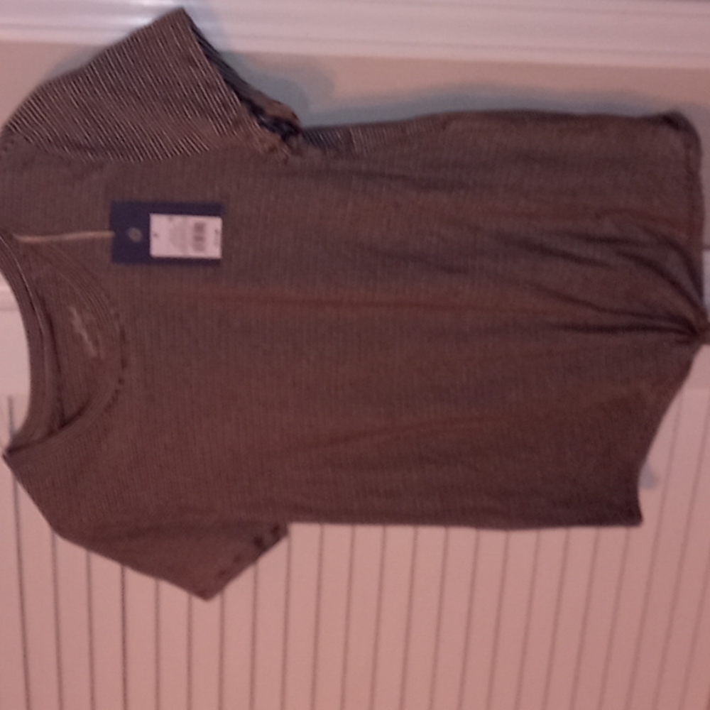 Universal threads woman's medium shirt